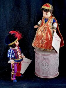 Romeo & Juliet dolls 8"